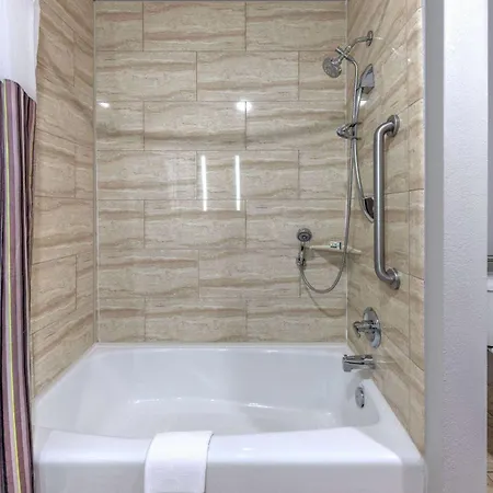 La Quinta By Wyndham Allen At The Village Extérieur photo