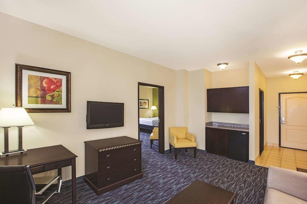 La Quinta By Wyndham At The Village Allen