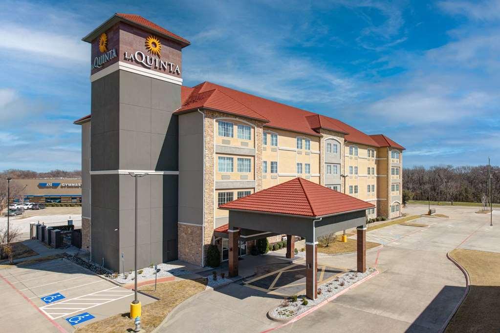 La Quinta By Wyndham At The Village 3*