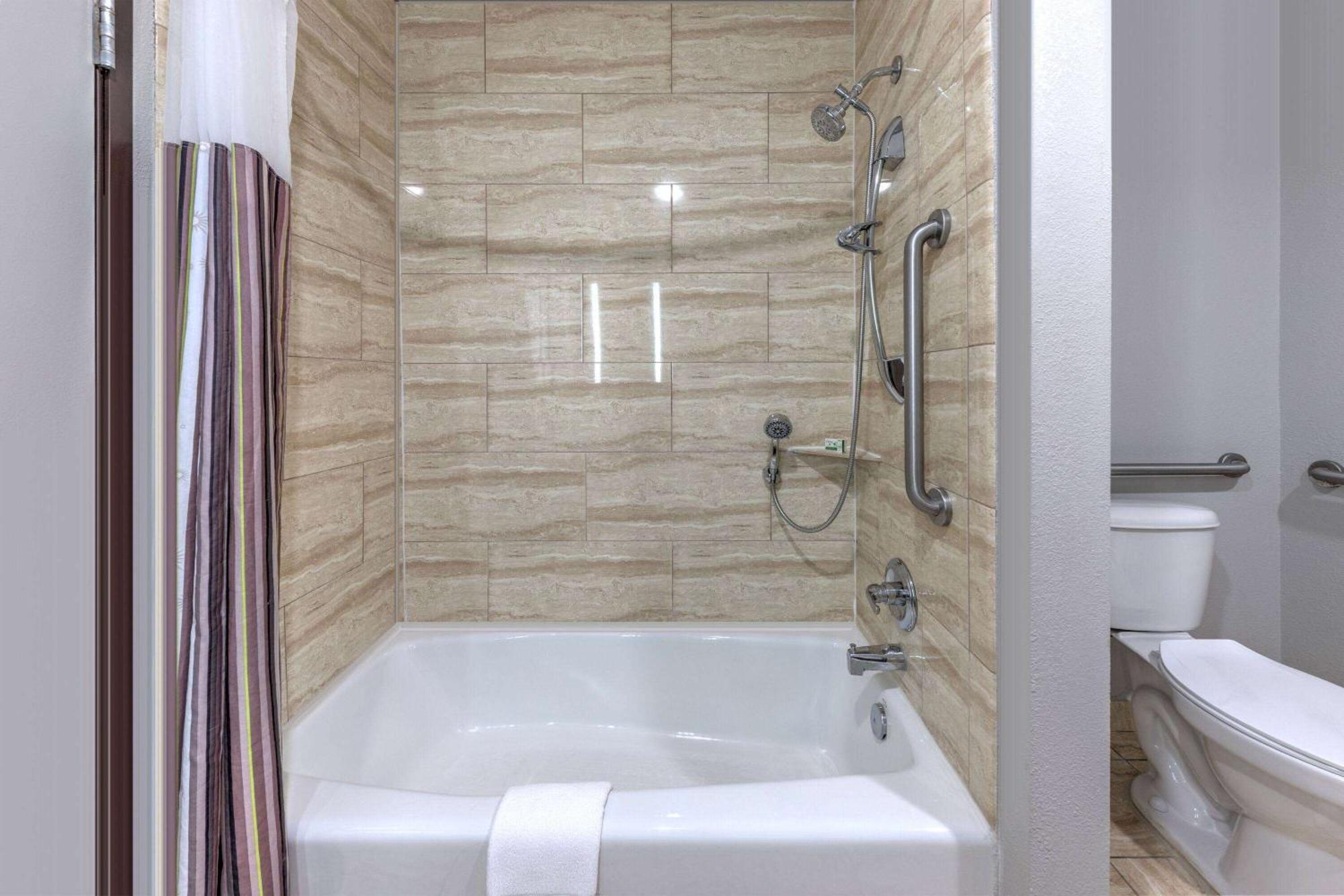 Hotel La Quinta By Wyndham At The Village 3*