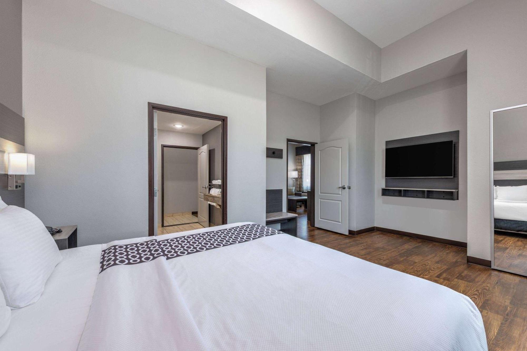 La Quinta By Wyndham At The Village