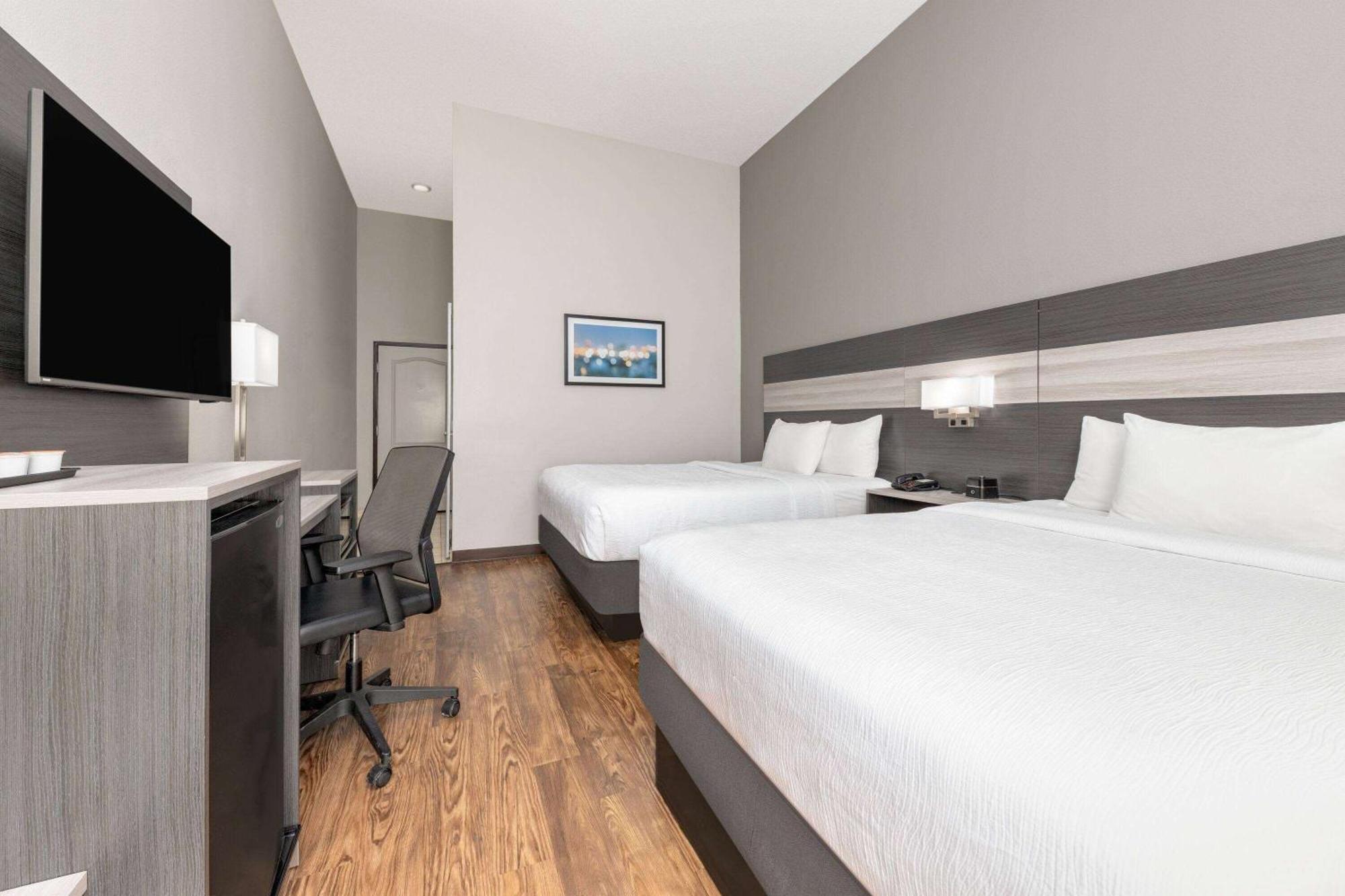 Hotel La Quinta By Wyndham At The Village