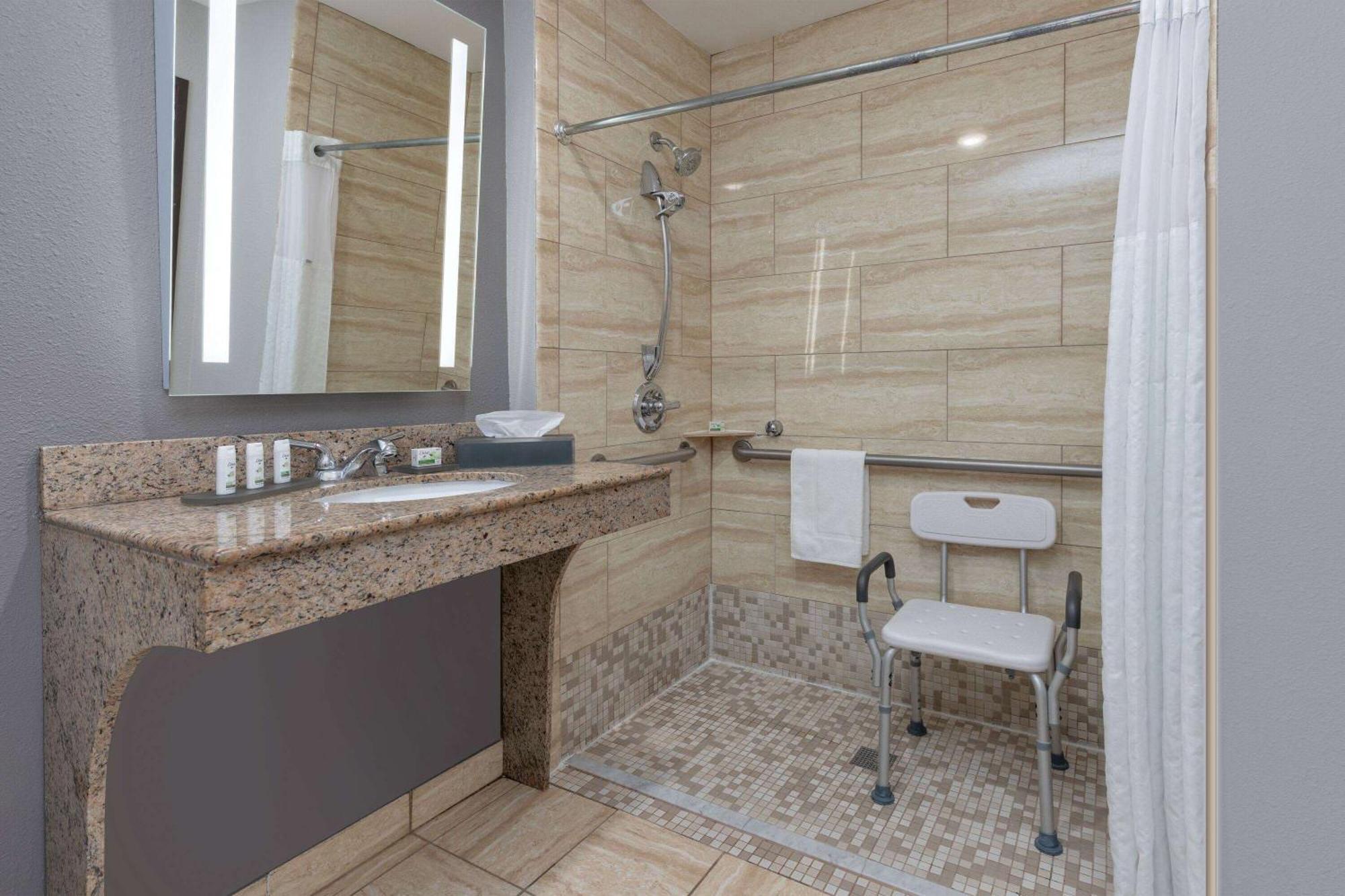 Hotel La Quinta By Wyndham At The Village 3*