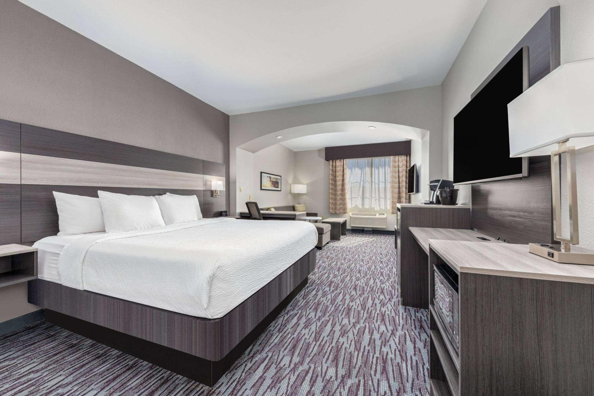 Hotel La Quinta By Wyndham At The Village Allen