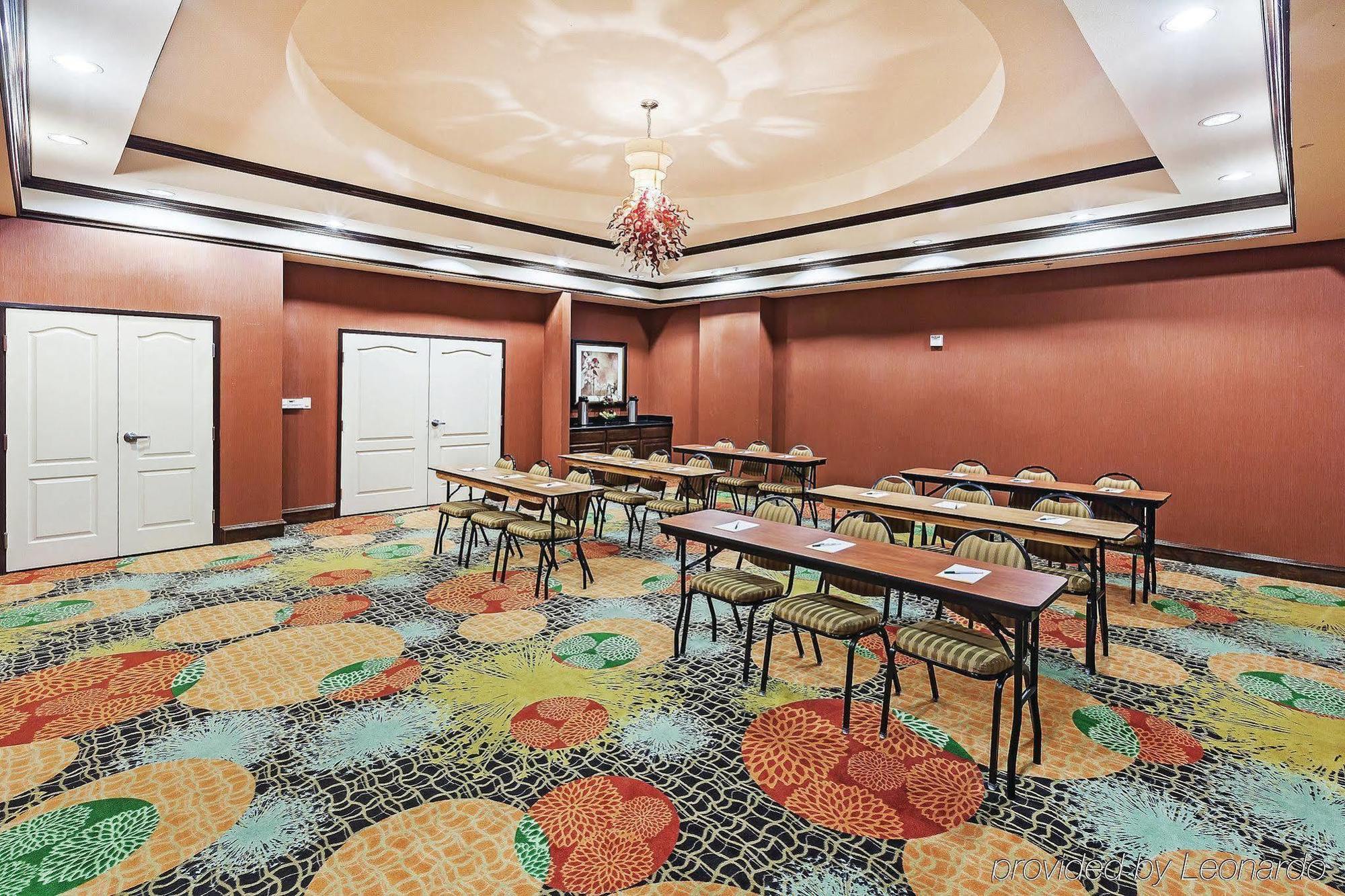Hotel La Quinta By Wyndham At The Village Allen