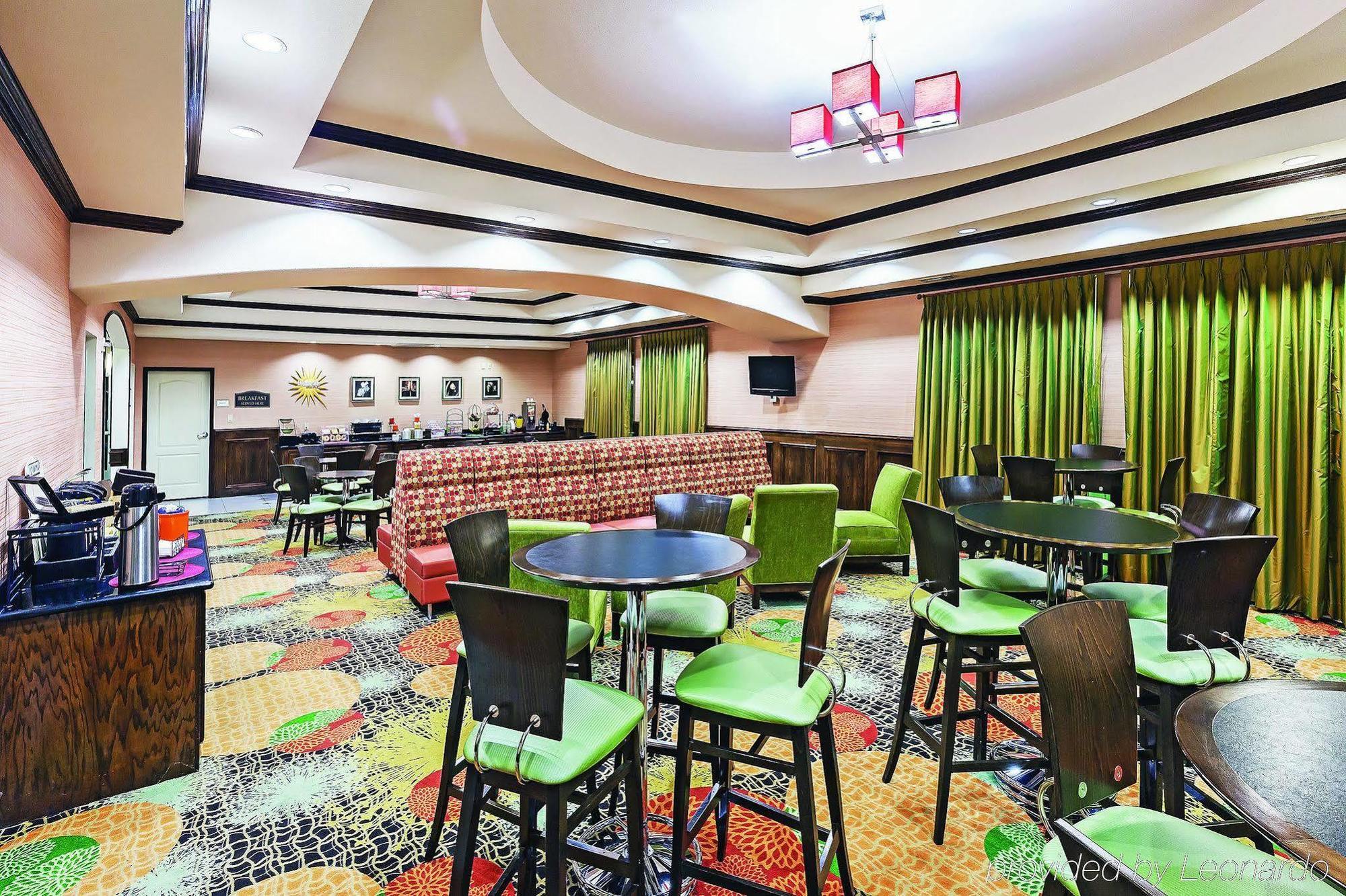 Hotel La Quinta By Wyndham At The Village 3*