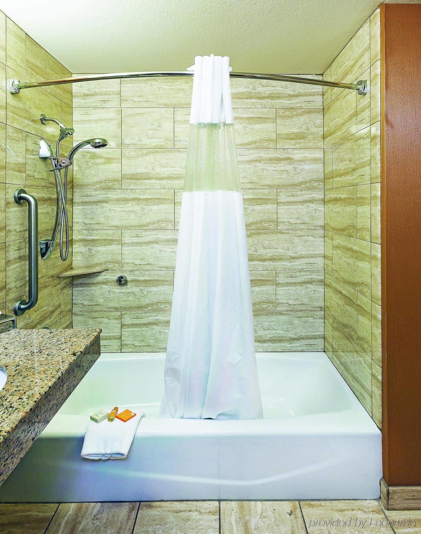 La Quinta By Wyndham At The Village Hotel Allen